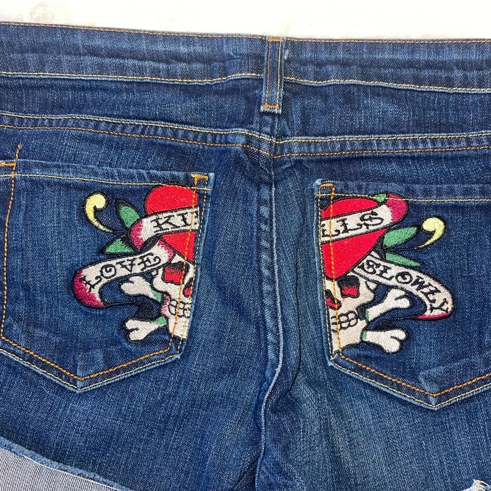 Ed Hardy Skull Heart Embroidered Denim Shorts Size 30 - Picture 16 of 16